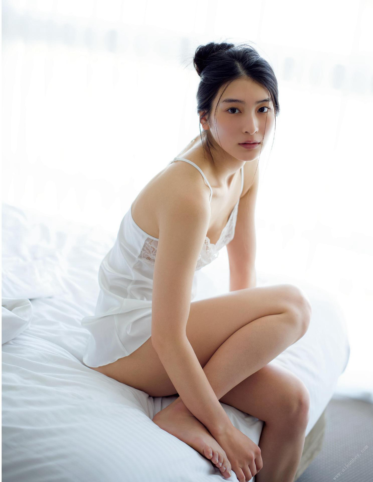 Suzu Honjo 本庄鈴, 写真集 Natural Beauty 豪華愛蔵版 Set.01
