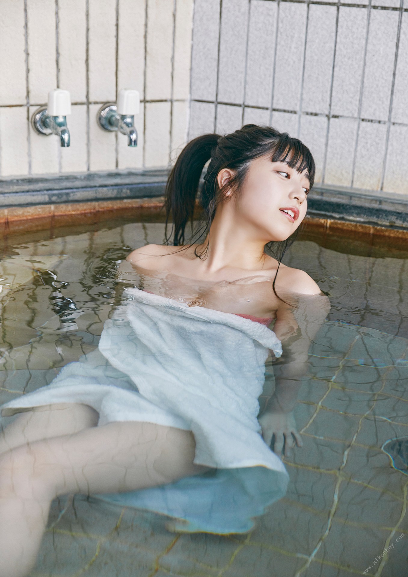Rio Yoshida 吉田莉桜, デジタル写真集 気づいたら、恋 Set.02