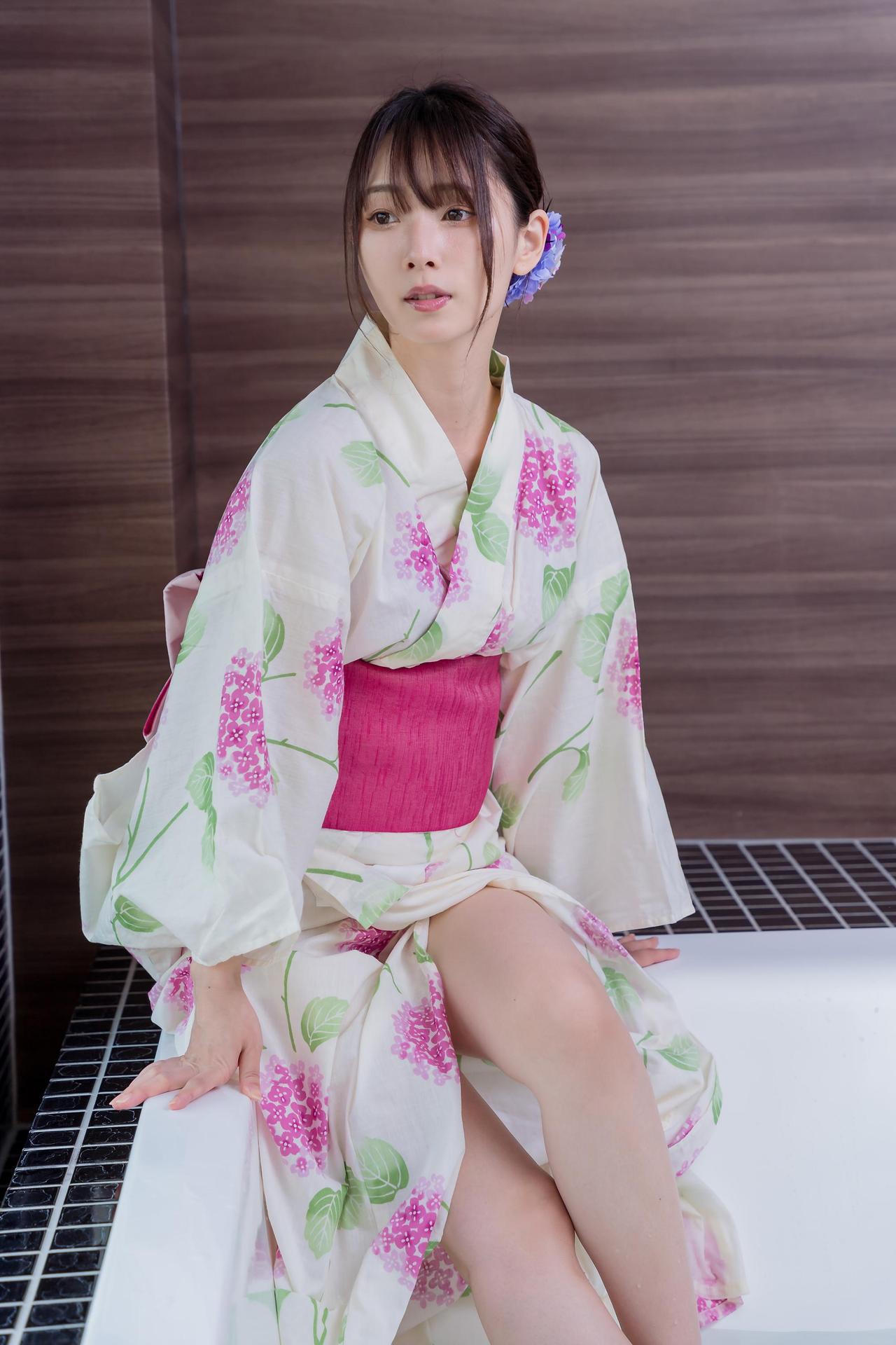Mitsuki Goronzoku ゴロン族美月 フェチグラビア写真集 「translucent」 Set 03 Share Erotic Asian Girl Picture