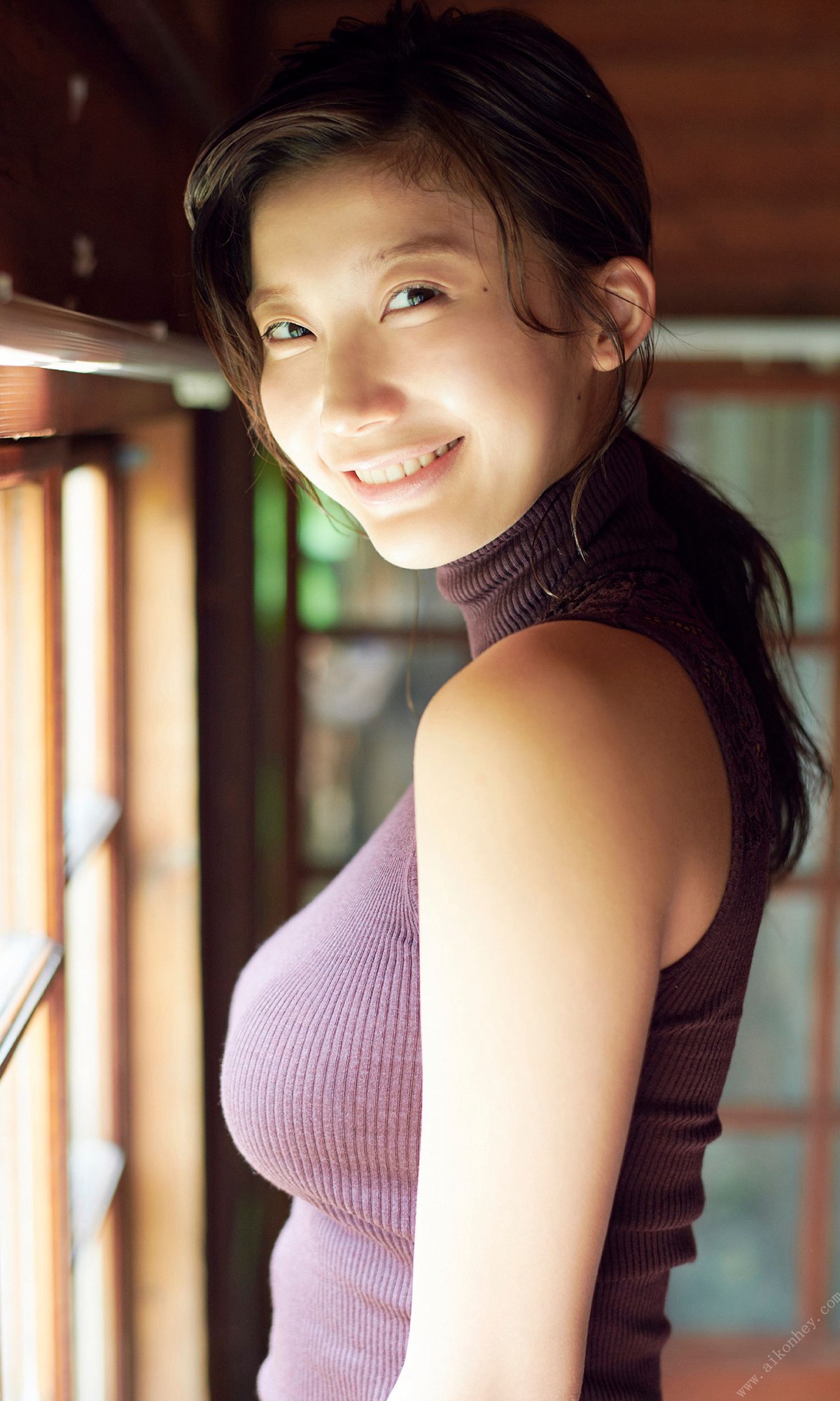 Yuka Ogura 小倉優香, 週プレ Photo Book “Yuka in Taiwan” Set.01